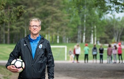 Phần Lan lần đầu trong lịch sử dự Euro nhờ... thầy giáo tiểu học