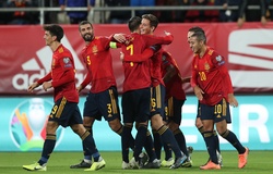 Tây Ban Nha, Italia đại thắng trong đêm mưa bàn thắng