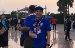 CĐV Thái Lan "mở hội", đốt pháo sáng bên ngoài SVĐ Mỹ Đình