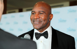 Evander Holyfield muốn tái xuất ở tuổi 57