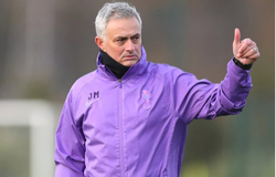 Jose Mourinho vẫn bị áp lực sa thải cực lớn khi đến Tottenham