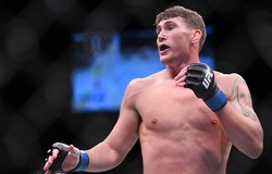 Darren Till xin một suất đấu chung với Conor McGregor