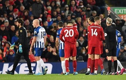 Liverpool suýt trả giá đắt vì thẻ đỏ tai hại của Alisson