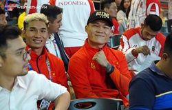 Trương Đình Hoàng và Nguyễn Văn Hải xuất hiện "cực ngầu" cổ vũ đồng đội ở ngày ĐT Boxing xuất trận SEA Games 30