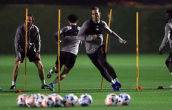 Tin bóng đá 19/12: Liverpool gọi cầu thủ trẻ khi Van Dijk không chắc đá chung kết