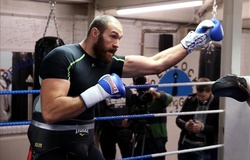 Tyson Fury tập trung vào sức mạnh cho trận đấu trước Deontay Wilder