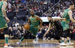 Mở đầu Christmas Day, Boston Celtics nhẹ nhàng vượt qua Toronto Raptors