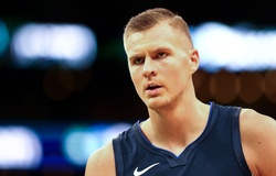 Kristaps Porzingis dính chấn thương không hẹn ngày quay lại