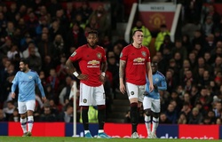2 trung vệ MU được chấm điểm thấp chưa từng thấy trước Man City
