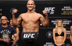 Junior Dos Santos "suýt chết" vì nhiễm trùng chân