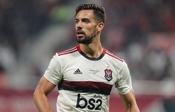 Arsenal bỏ lỡ cựu hậu vệ Man City vì "cò quay" vào phút chót