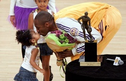 Xúc động nhìn lại hành trình bóng rổ của Kobe Bryant cùng con gái Gigi