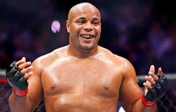 Cựu vô địch UFC Daniel Cormier phân tích cặp đấu so le Adesanya vs Jones