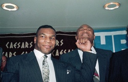 Huyền thoại nặng đòn bậc nhất lịch sử Boxing thừa nhận "sợ" Mike Tyson