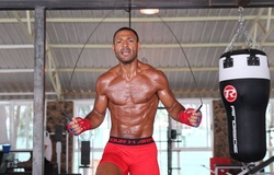 Cựu vô địch IBF Kell Brook tái xuất sau hơn một năm vắng bóng