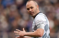 Barca thất bại trong việc đưa huyền thoại Iniesta trở lại