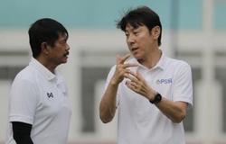 HLV Shin Tae Yong và "bại tướng" của thầy Park đấu đá, ĐT Indonesia hỗn loạn
