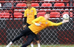 Lần đầu dự bị, Đặng Văn Lâm nhìn Muang Thong United thắng trận đầu tiên