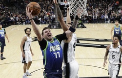 Luka Doncic bay cao với triple-double thứ 21, Mavericks đả bại Spurs