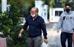 Hết thời hạn tự cách ly COVID-19, HLV Park Hang Seo “vi hành” sân Thống Nhất