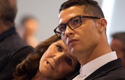 Mẹ của Ronaldo gửi thông điệp lạc quan từ giường bệnh