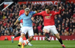 MU thoát thua nhờ VAR bắt việt vị phần vai của Aguero