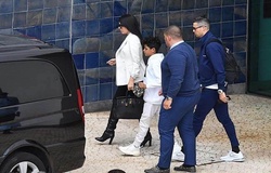 Ronaldo đưa gia đình về quê nhà "trú ẩn" phòng tránh virus corona