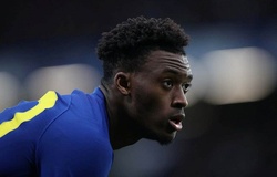 Chelsea báo động vì cầu thủ Ngoại hạng Anh đầu tiên nhiễm COVID-19