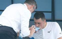 Sao quần vợt Úc Bernard Tomic: Đến Mỹ không được dự giải, lại còn dính COVID-19