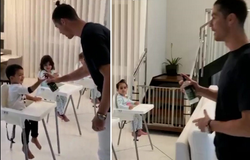 Ronaldo dạy các con cách rửa tay giữa đại dịch COVID-19