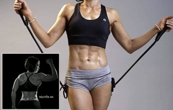 Bài tập bổ trợ toàn thân bằng dây chun của “bà ngoại phòng gym” Sài thành