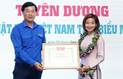 “Cô gái không phổi” Nguyễn Thị Oanh nhận bằng khen của Thủ tướng Chính phủ