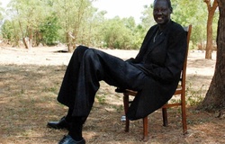 Cầu thủ cao nhất NBA: Ngày uống 15 lít sữa, sính lễ 80 con bò