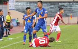 Lương thưởng cầu thủ V.League ra sao giữa dịch COVID-19?