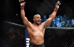 Daniel Cormier: "Tôi thật sự tin UFC sẽ chuẩn bị mỗi tuần một fight card lớn sau mùa cách ly"