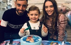 Tin bóng đá mùa COVID-19 27/3: Fernandes nhận tin vui trong thời gian cách ly