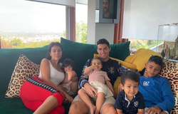 Ngôi biệt thự mà Ronaldo thuê ở Italia đắt giá và độc đáo thế nào?