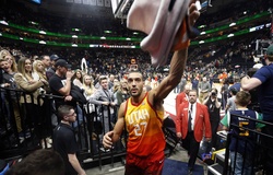 Chủ quan với COVID-19, Rudy Gobert vẫn được Utah vinh danh