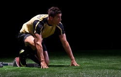 Ronaldo so tài thế nào với VĐV chạy nước rút chuyên nghiệp?