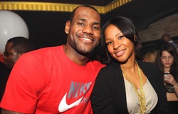 2 thập kỷ và mối tình sét đánh của LeBron James