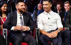 Messi và Ronaldo giảm lương bao nhiêu khi tính ra tiền Việt?