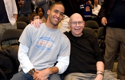 CĐV New York Knicks trung thành nhất qua đời vì COVID-19