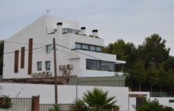 Choáng ngợp trước biệt thự triệu đô của Messi ở Barcelona