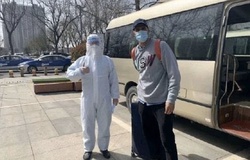 Tin bóng đá mùa COVID-19 14/4: Cựu sao MU nhiễm COVID-19 đã khỏi bệnh