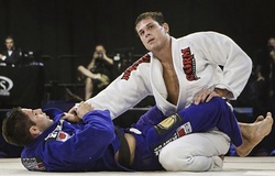 Võ sĩ BJJ Roger Gracie chia sẻ về “trải nghiệm tồi tệ” khi nhiễm COVID-19