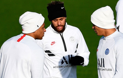 Tại sao Neymar có thể bị cấm trở lại Pháp tập trung với PSG?