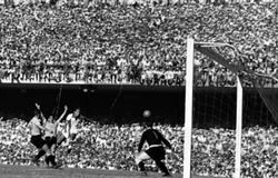 World Cup bị gián đoạn vào các năm nào?