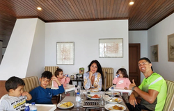 Ronaldo diện đồ ở nhà cũng tốn gần 80 triệu đồng