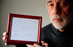 Tờ giấy ăn để Messi ký hợp đồng với Barca có số phận thú vị