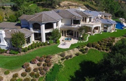 Anthony Davis bán biệt thự 8 triệu USD tại Los Angeles, có thể rời Lakers?